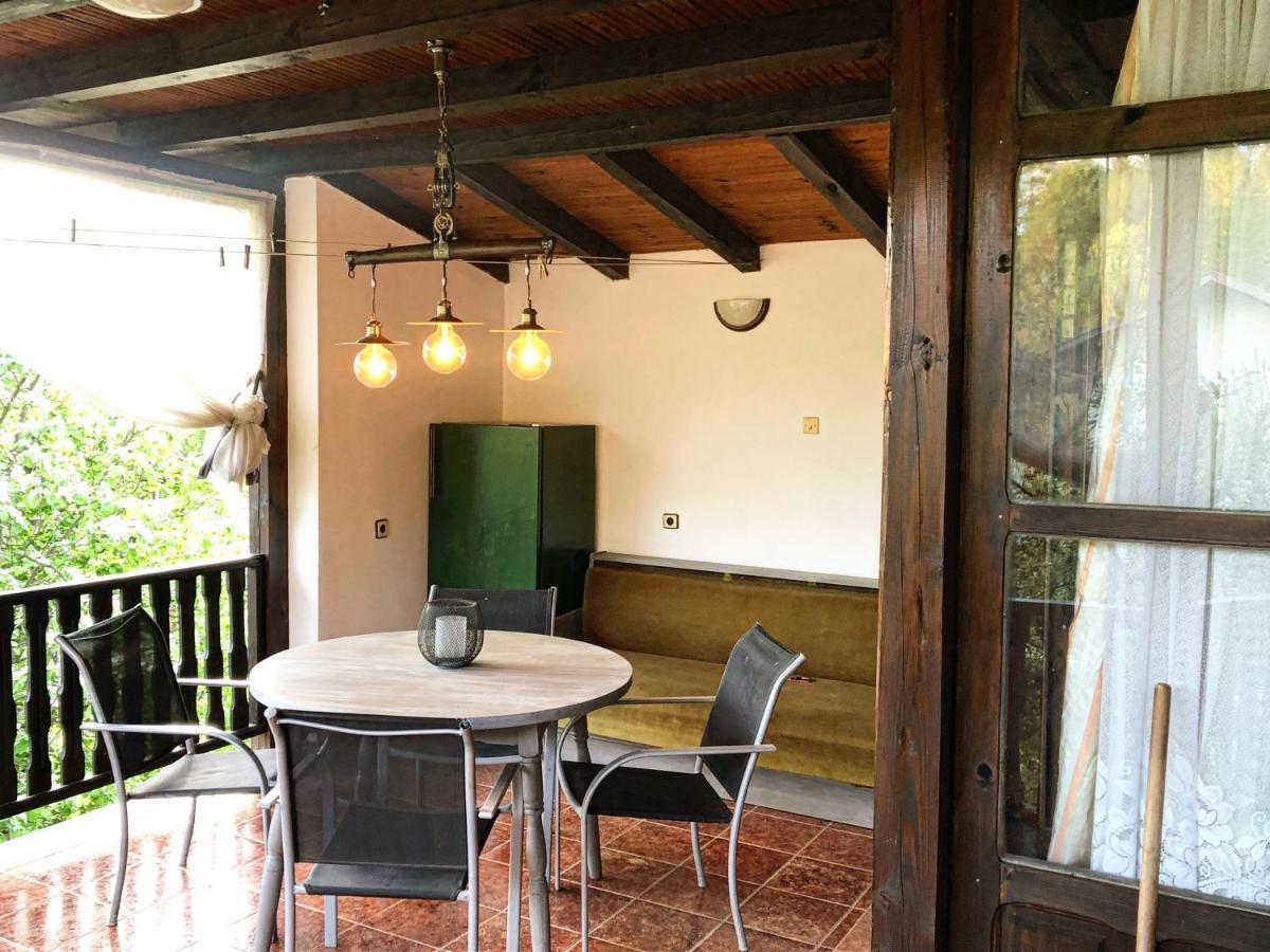 Luylyana Guesthouse Рибарица Екстериор снимка