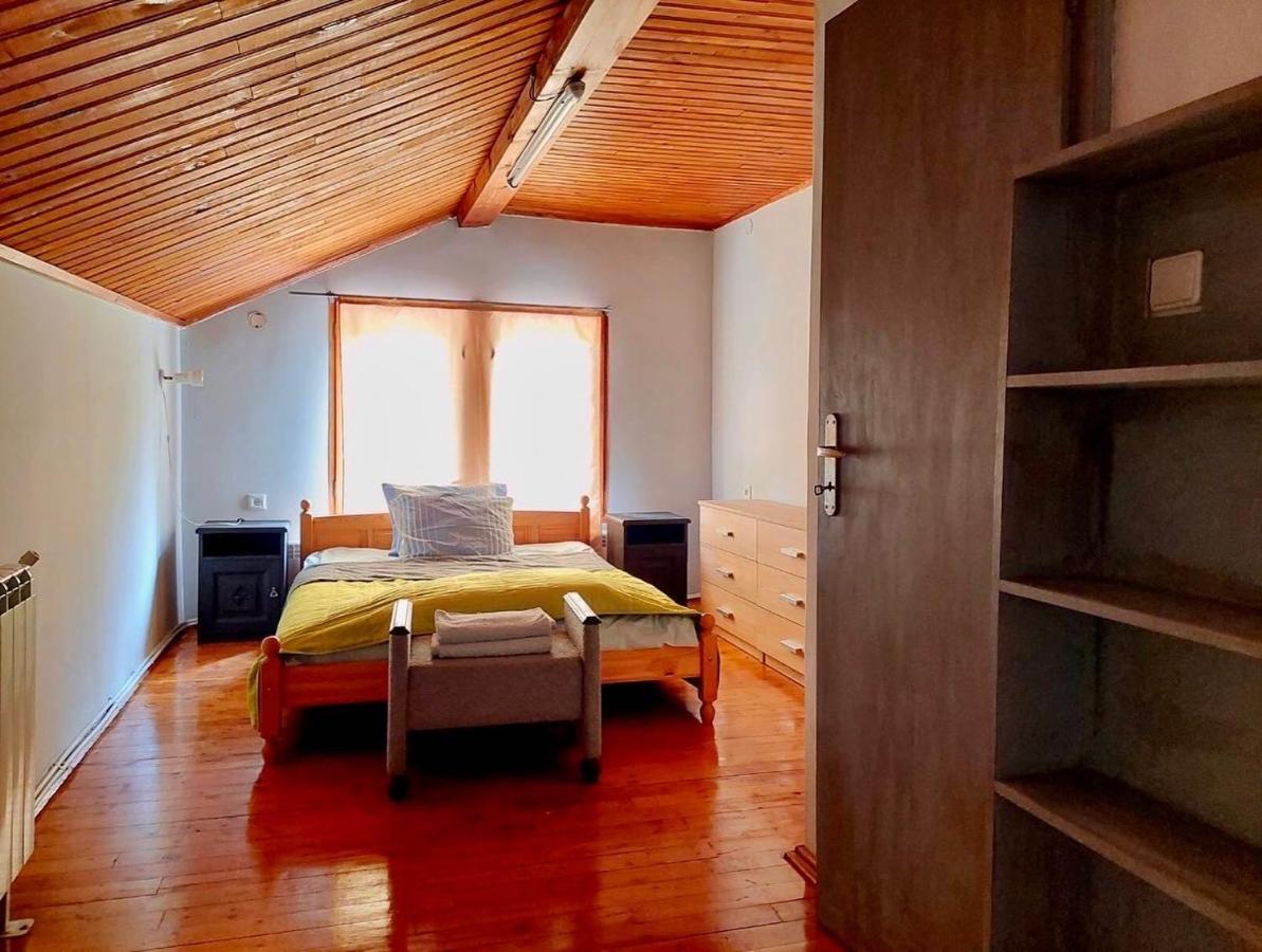 Luylyana Guesthouse Рибарица Екстериор снимка