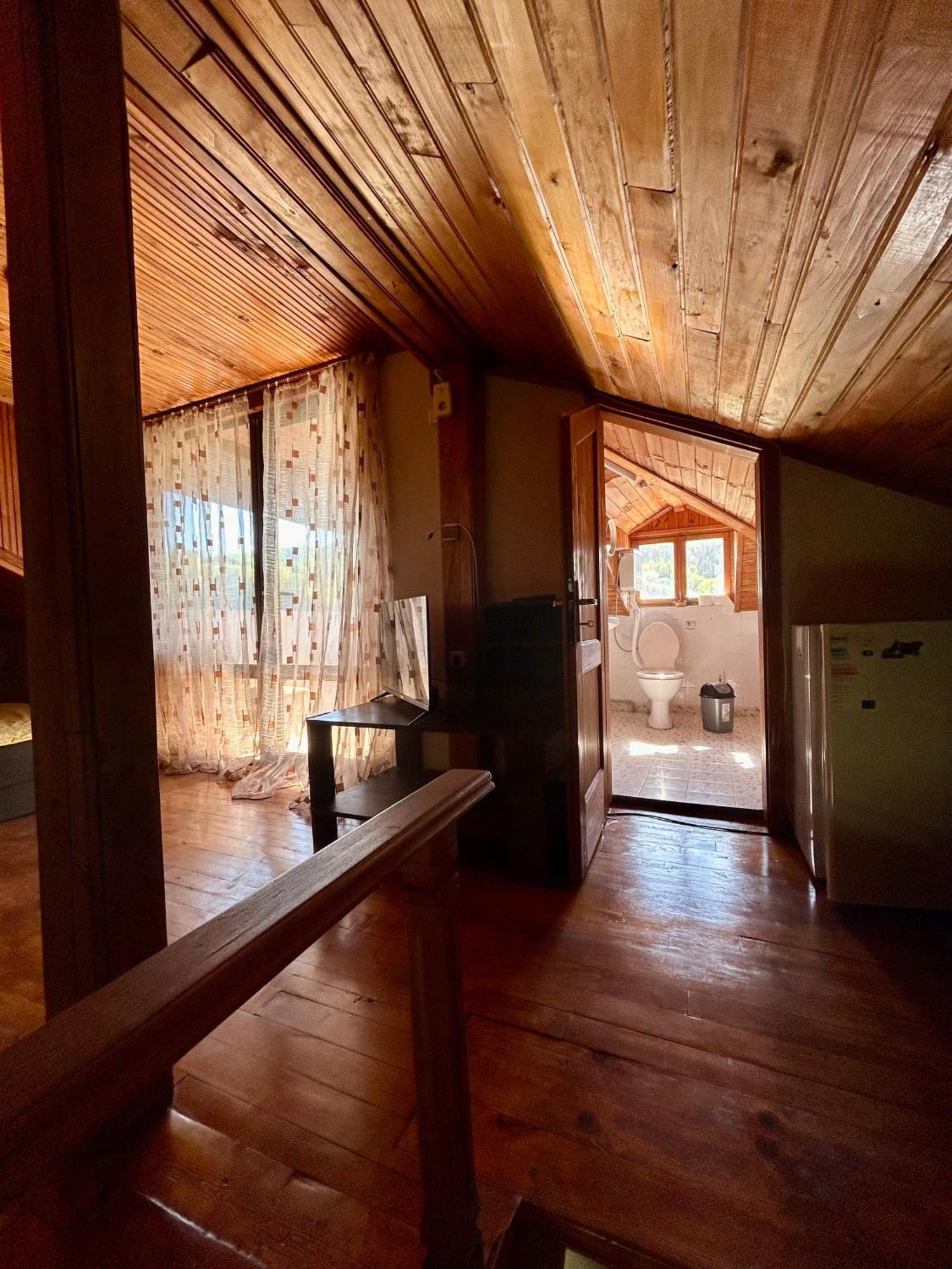 Luylyana Guesthouse Рибарица Екстериор снимка