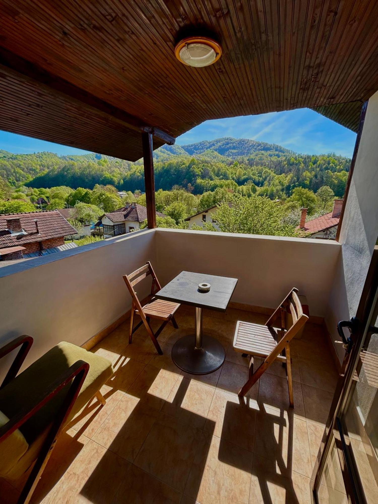 Luylyana Guesthouse Рибарица Екстериор снимка