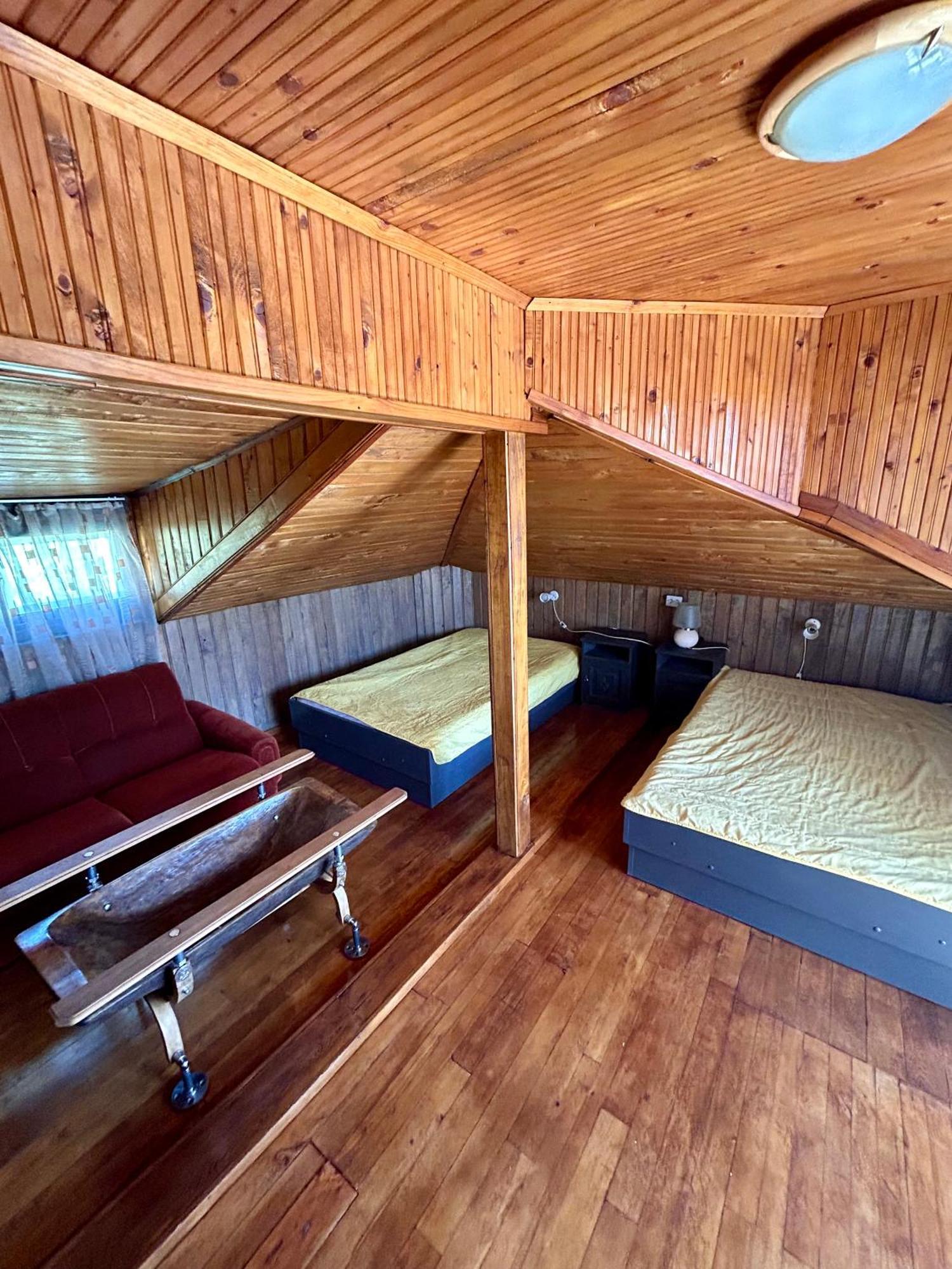 Luylyana Guesthouse Рибарица Екстериор снимка