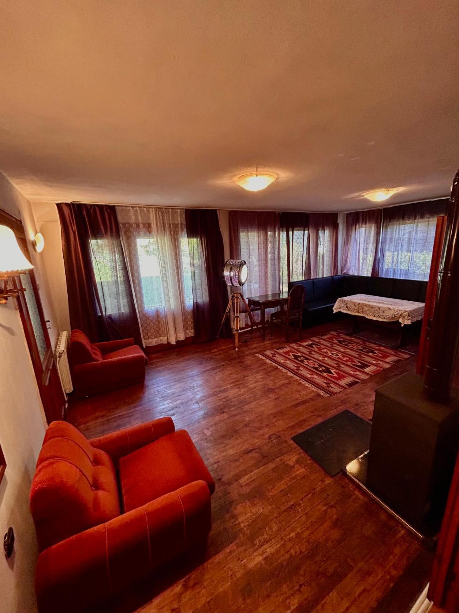 Luylyana Guesthouse Рибарица Екстериор снимка