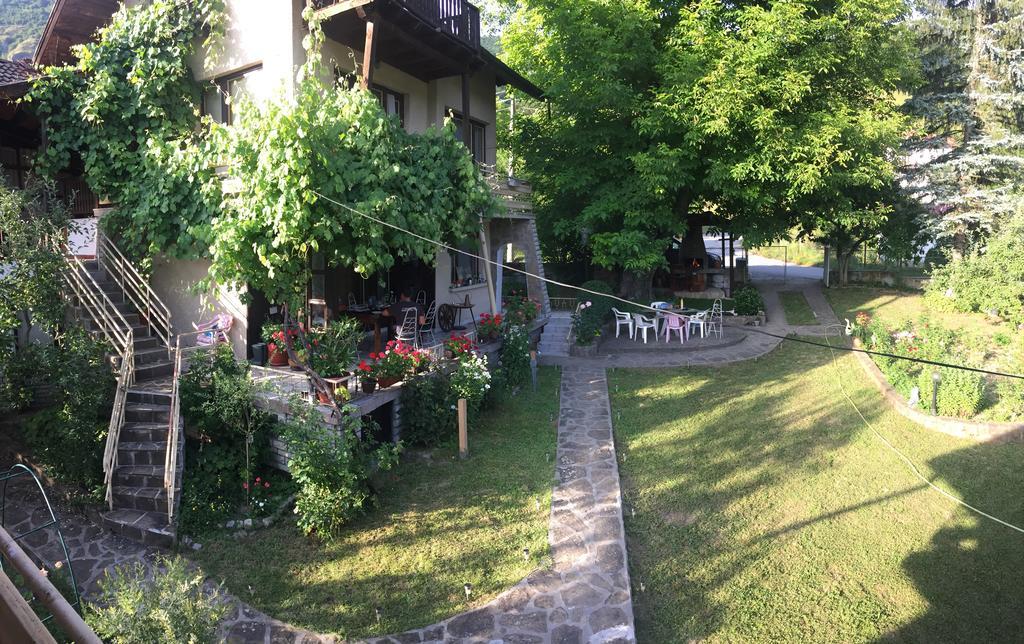 Luylyana Guesthouse Рибарица Екстериор снимка